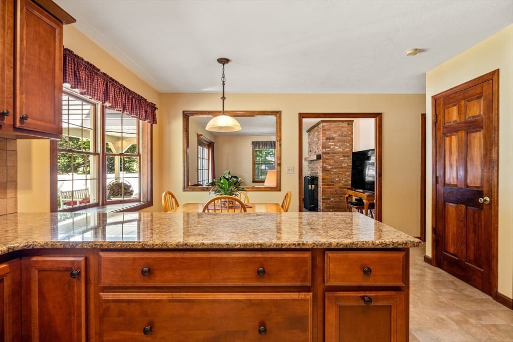 Single Family Residence at 12 Blueberry Bend, South Hadley MA 01075, photo 13 of 38