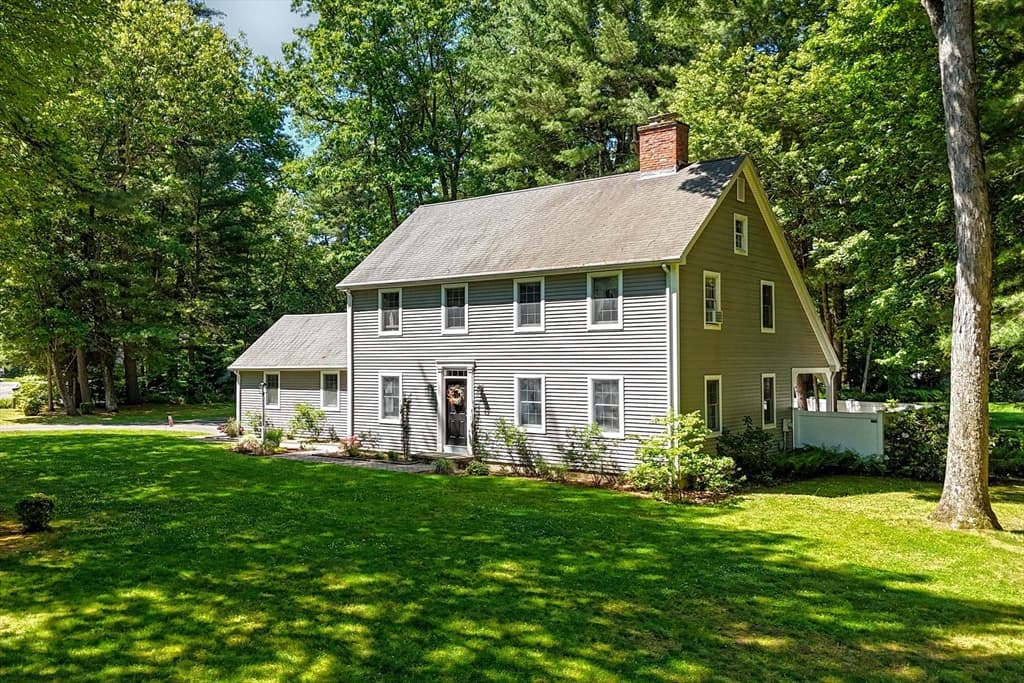 12 Blueberry Bend, South Hadley MA 01075