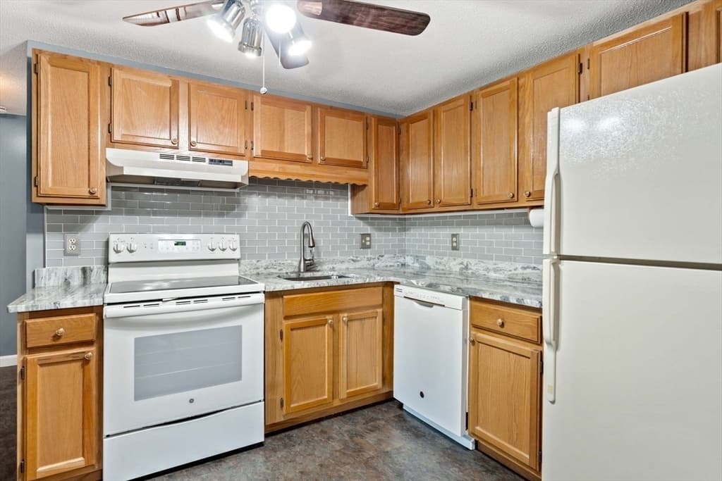 67 Randolph Dr # 67, Tewksbury MA 01876 photo 5