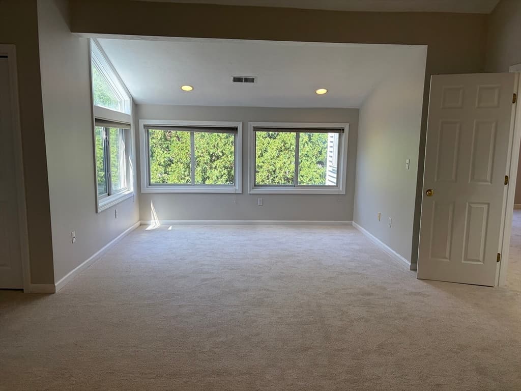 Condominium at 33 Half Crown Cir # 33, Ashland MA 01721, Ashland, photo 23 of 42