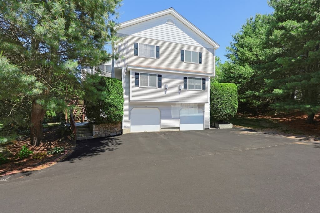 Condominium at 33 Half Crown Cir # 33, Ashland MA 01721, Ashland, photo 2 of 42