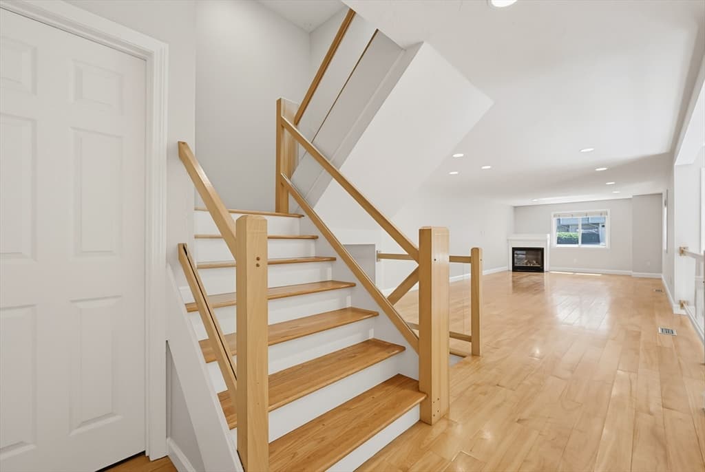 Condominium at 33 Half Crown Cir # 33, Ashland MA 01721, Ashland, photo 18 of 42