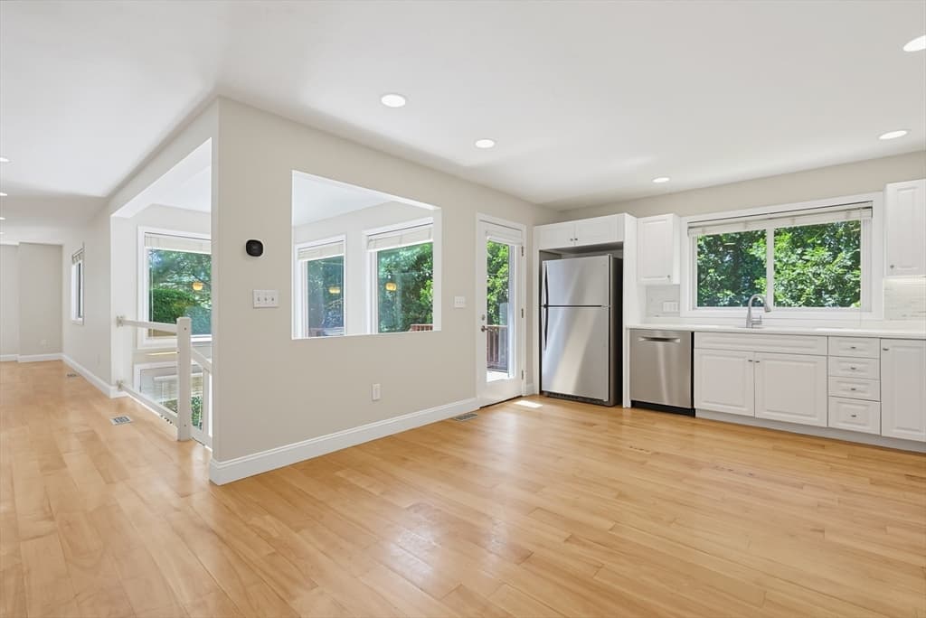 Condominium at 33 Half Crown Cir # 33, Ashland MA 01721, Ashland, photo 11 of 42
