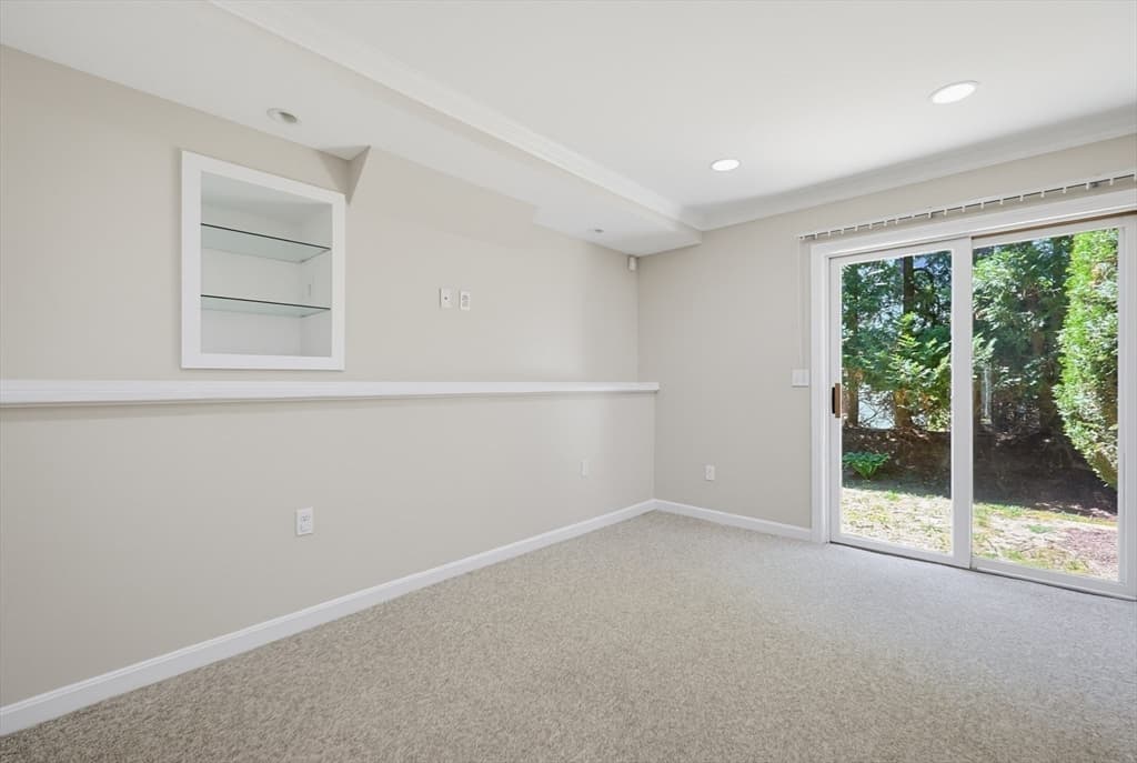 Condominium at 33 Half Crown Cir # 33, Ashland MA 01721, Ashland, photo 40 of 42