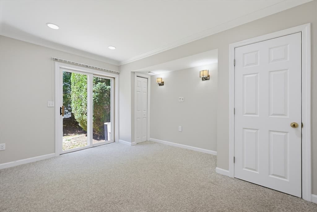 Condominium at 33 Half Crown Cir # 33, Ashland MA 01721, Ashland, photo 39 of 42