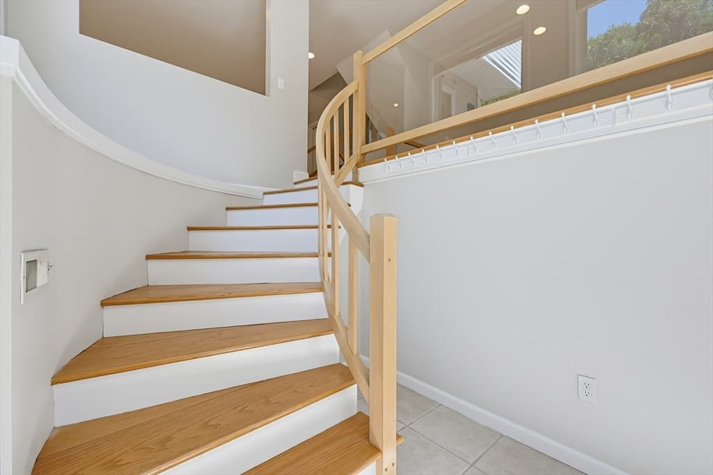 Condominium at 33 Half Crown Cir # 33, Ashland MA 01721, Ashland, photo 4 of 42