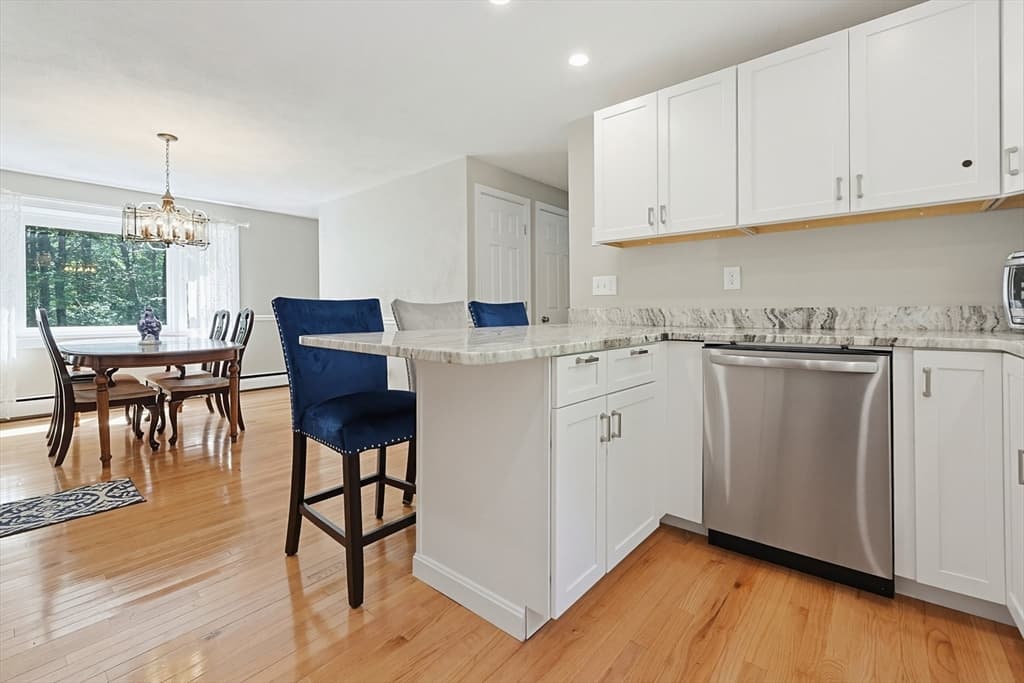 Single Family Residence at 170 Rocky Hill Rd, Rehoboth MA 02769, Rehoboth, photo 13 of 42