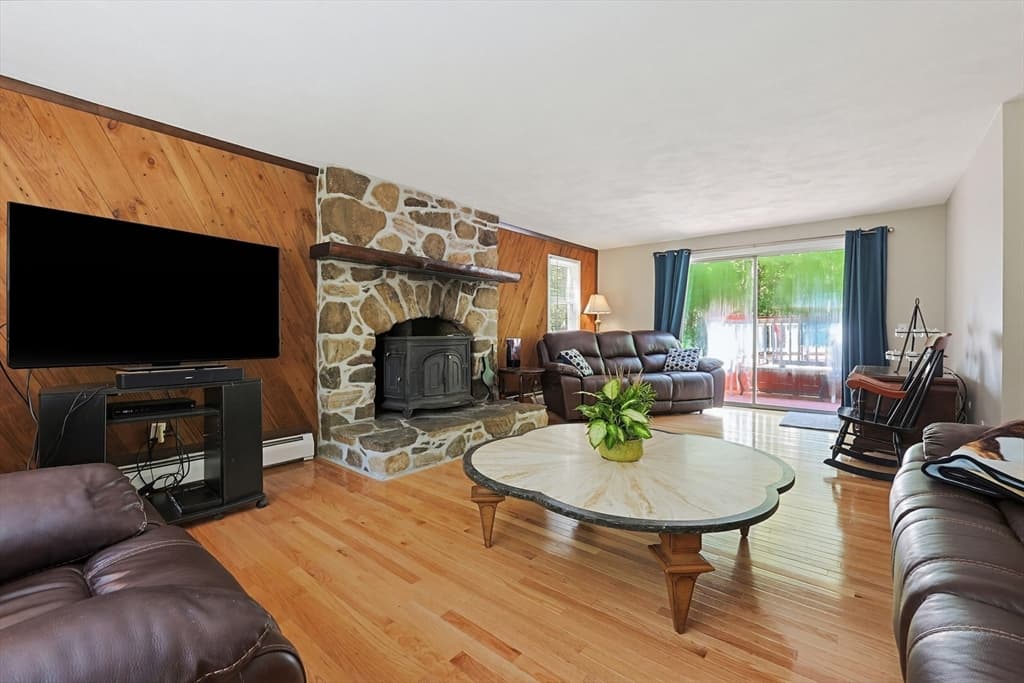 Single Family Residence at 170 Rocky Hill Rd, Rehoboth MA 02769, Rehoboth, photo 17 of 42