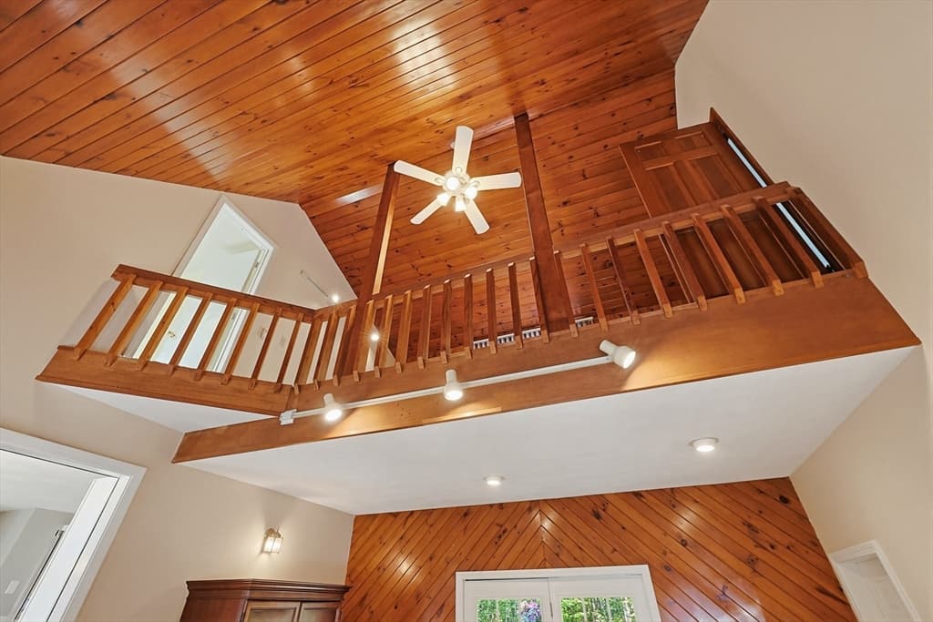 Single Family Residence at 170 Rocky Hill Rd, Rehoboth MA 02769, Rehoboth, photo 7 of 42