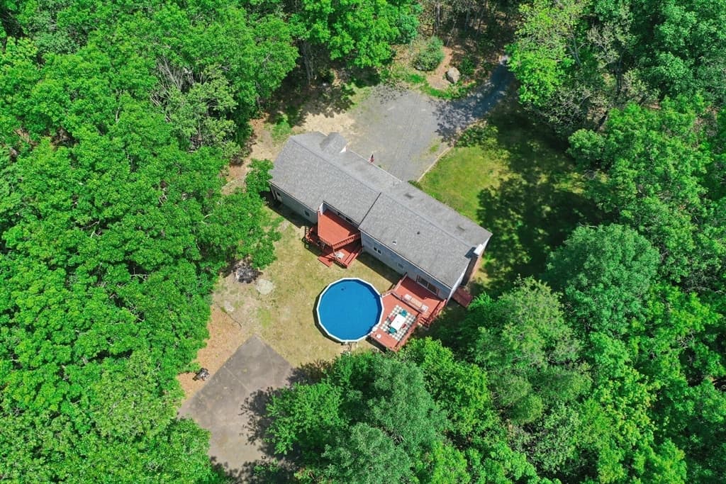 Single Family Residence at 170 Rocky Hill Rd, Rehoboth MA 02769, Rehoboth, photo 41 of 42