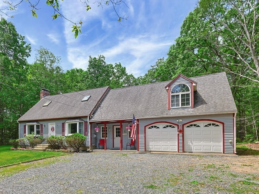 Single Family Residence at 170 Rocky Hill Rd, Rehoboth MA 02769, Rehoboth, photo 4 of 42