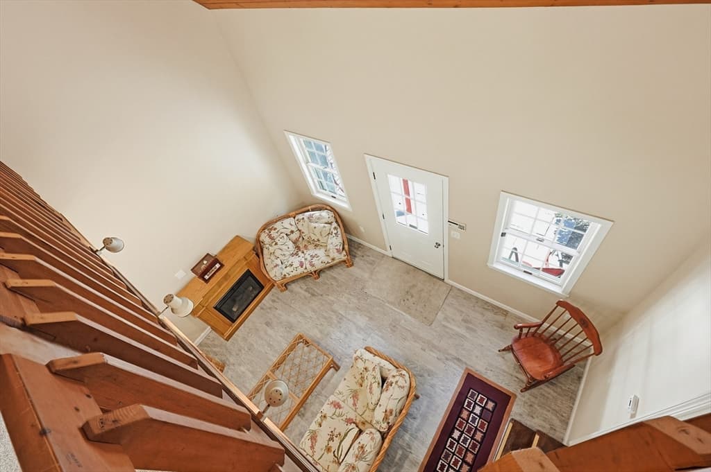 Single Family Residence at 170 Rocky Hill Rd, Rehoboth MA 02769, Rehoboth, photo 8 of 42
