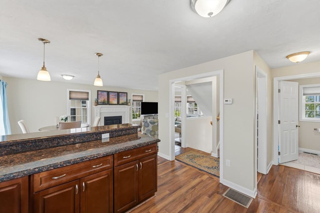 Single Family Residence at 34 Bittersweet Blvd, Worcester MA 01607, photo 13 of 42