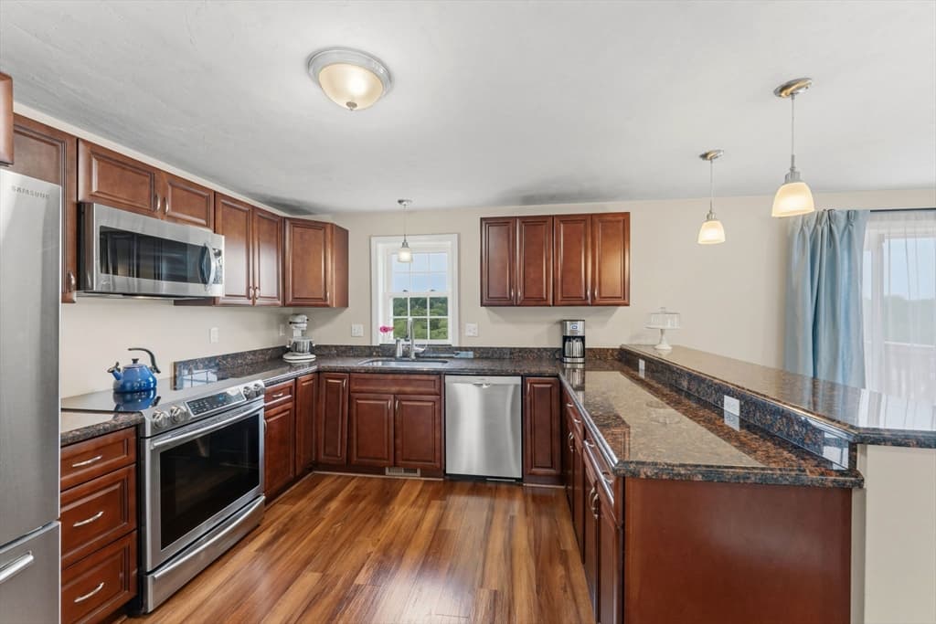 Single Family Residence at 34 Bittersweet Blvd, Worcester MA 01607, photo 12 of 42