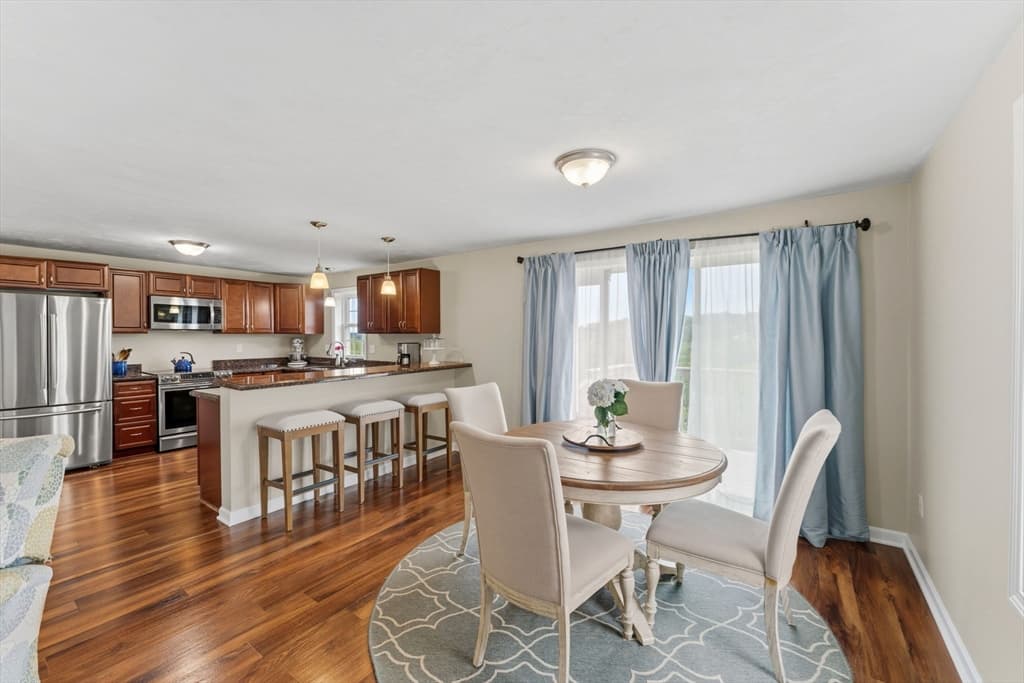 Single Family Residence at 34 Bittersweet Blvd, Worcester MA 01607, photo 9 of 42