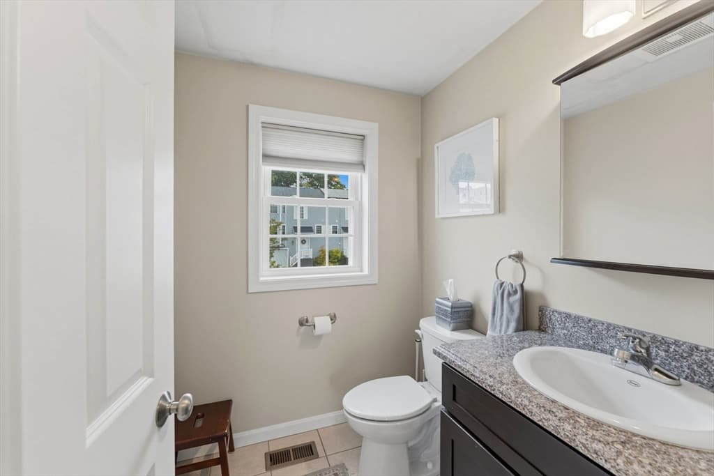 Single Family Residence at 34 Bittersweet Blvd, Worcester MA 01607, photo 14 of 42