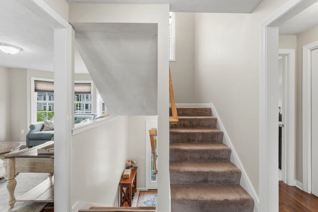 Single Family Residence at 34 Bittersweet Blvd, Worcester MA 01607, photo 15 of 42