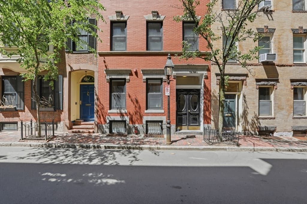 Condominium at 73 Myrtle St # 2, Boston MA 02114, photo 2 of 13