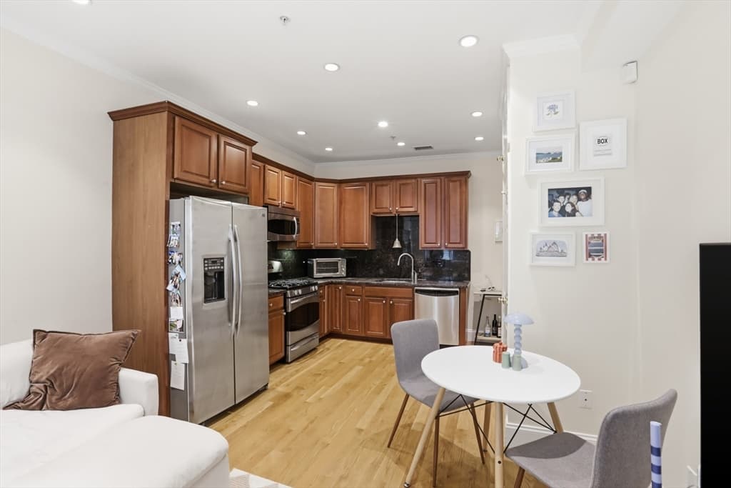 Condominium at 73 Myrtle St # 2, Boston MA 02114, photo 7 of 13
