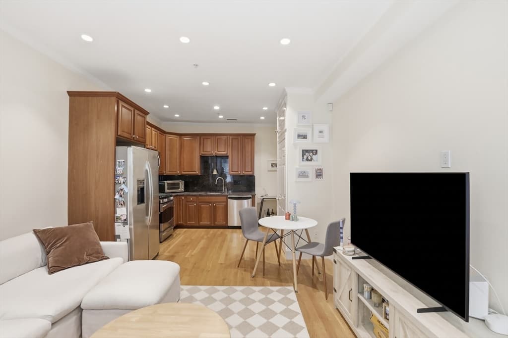 Condominium at 73 Myrtle St # 2, Boston MA 02114, photo 3 of 13