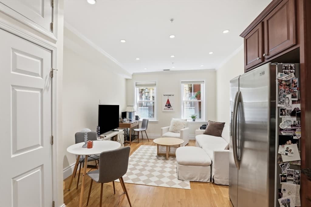 Condominium at 73 Myrtle St # 2, Boston MA 02114, photo 4 of 13