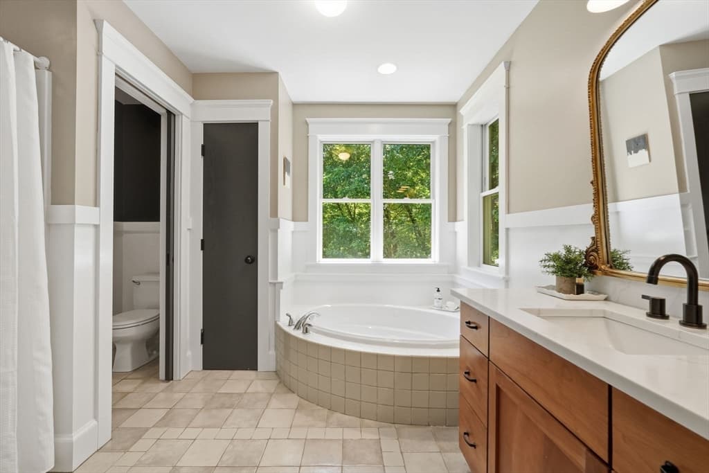 409 Henry St, Amherst MA 01002 photo 26