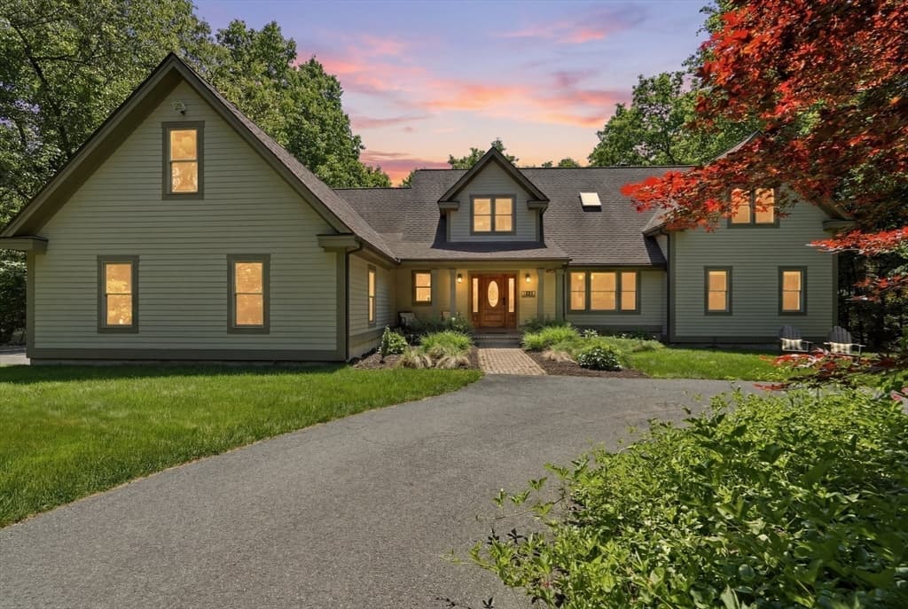 409 Henry St, Amherst MA 01002
