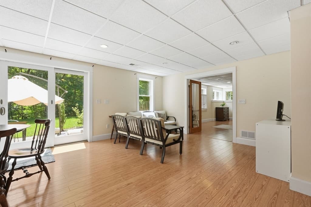 409 Henry St, Amherst MA 01002 photo 35