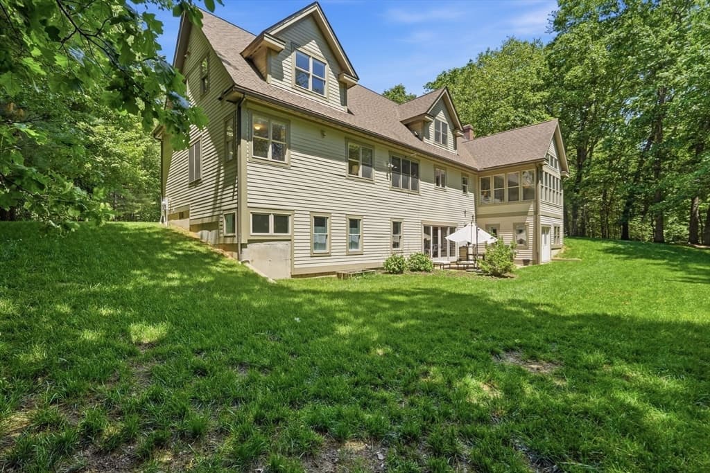 409 Henry St, Amherst MA 01002 photo 39