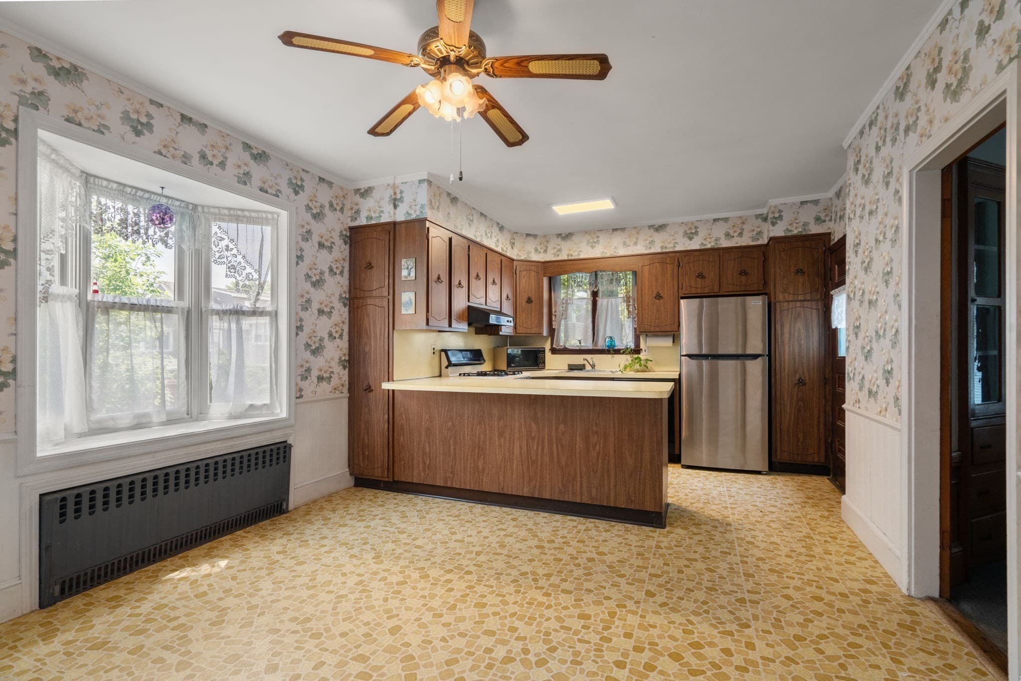 Single Family Residence at 108 Langdon Ave, Watertown MA 02472, photo 7 of 22