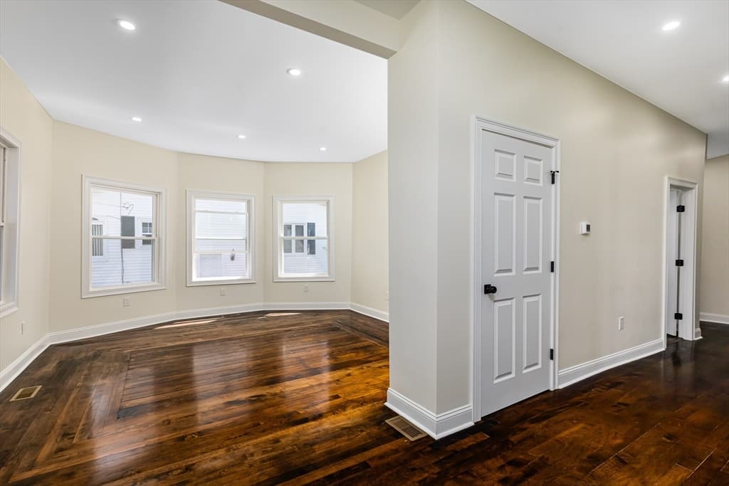 51 Broadway, Lynn MA 01904 photo 2