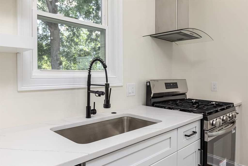 51 Broadway, Lynn MA 01904 photo 10
