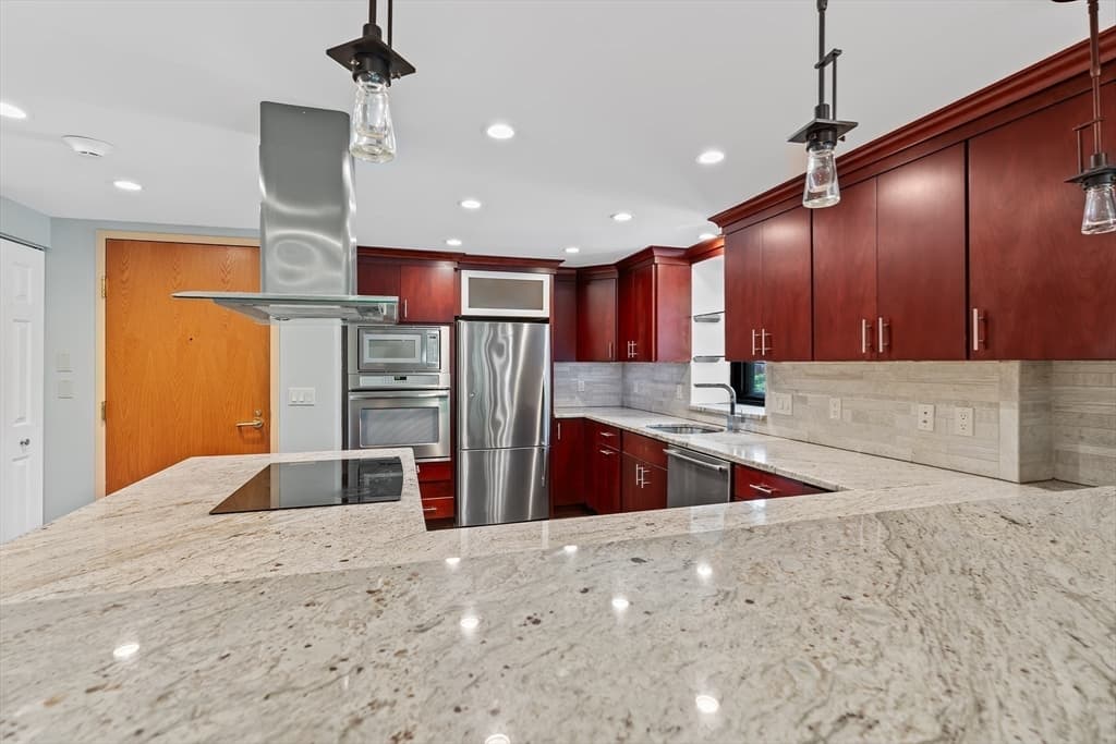 100 Ledgewood Dr # 319, Stoneham MA 02180 photo 4