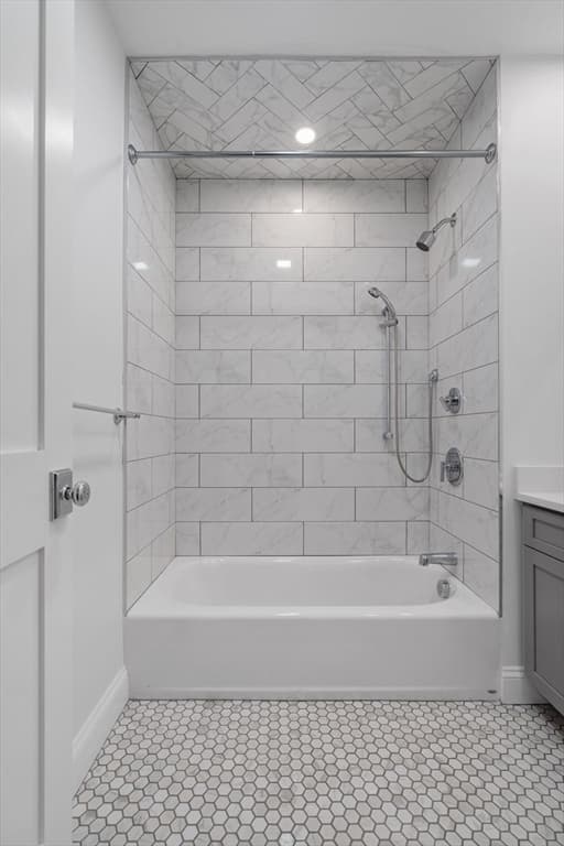 33 Farragut Ave, Medford MA 02155 photo 23