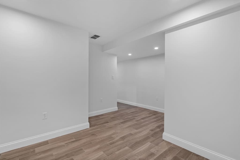 33 Farragut Ave, Medford MA 02155 photo 12