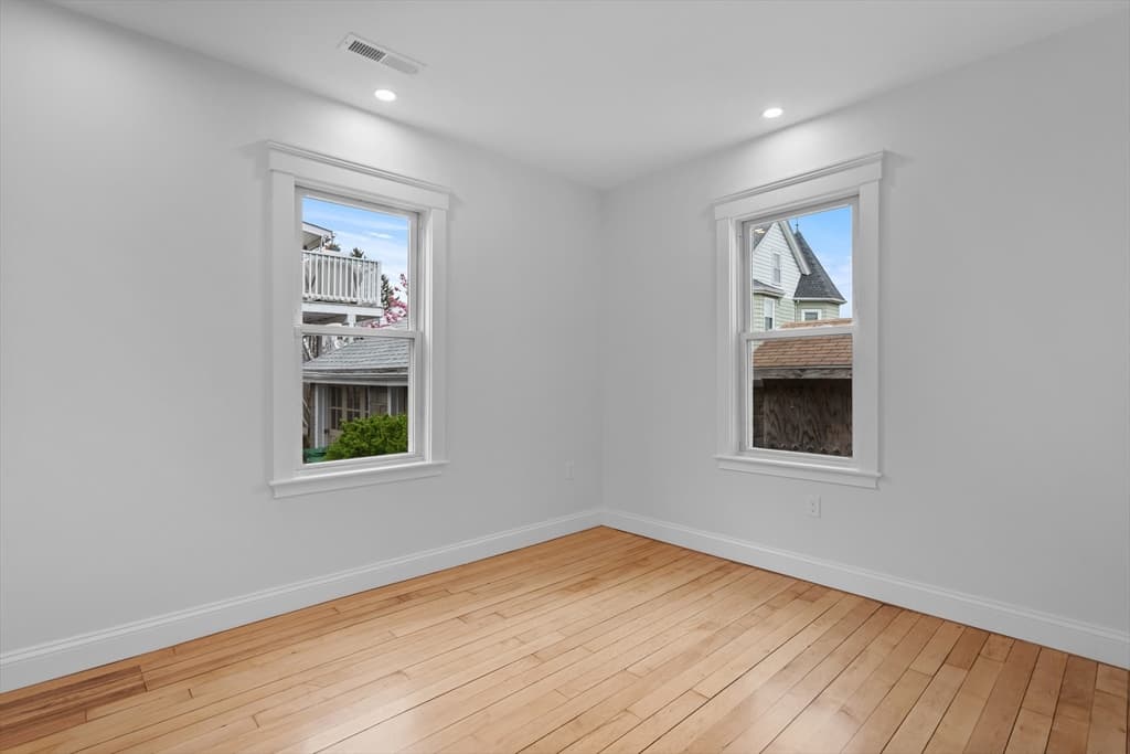 33 Farragut Ave, Medford MA 02155 photo 11