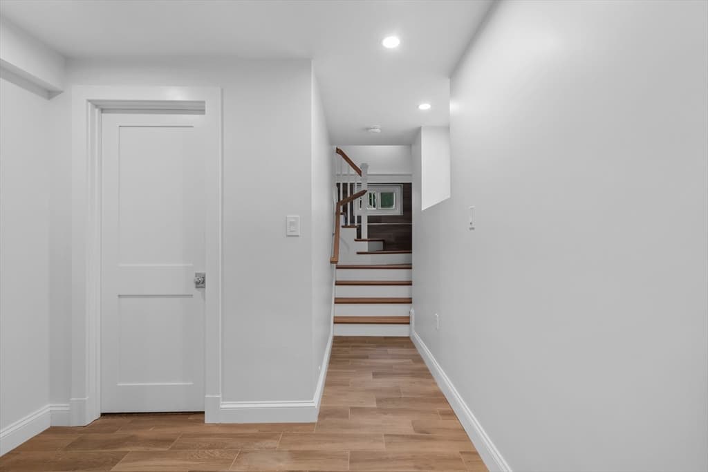 33 Farragut Ave, Medford MA 02155 photo 19