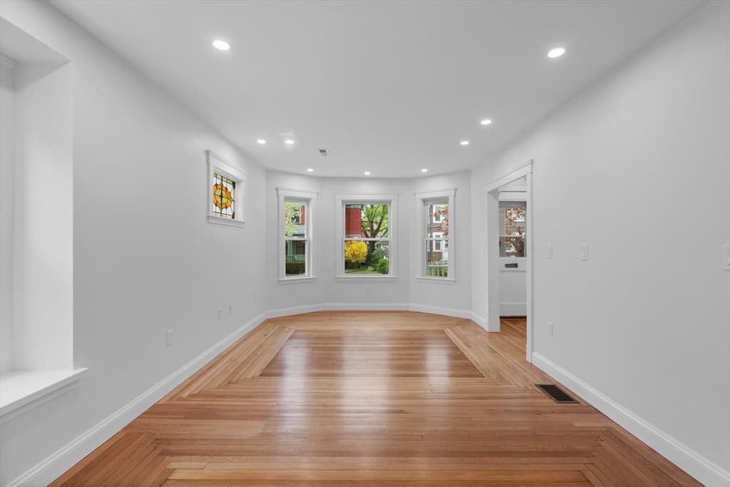 33 Farragut Ave, Medford MA 02155 photo 8
