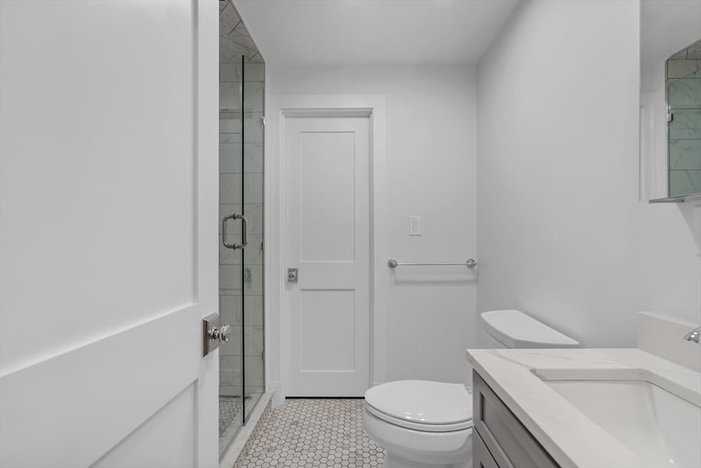 33 Farragut Ave, Medford MA 02155 photo 21