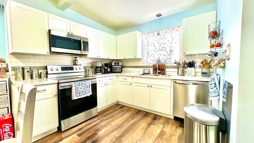 Single Family Residence at 603 Temple, Whitman MA 02382, photo 5 of 42