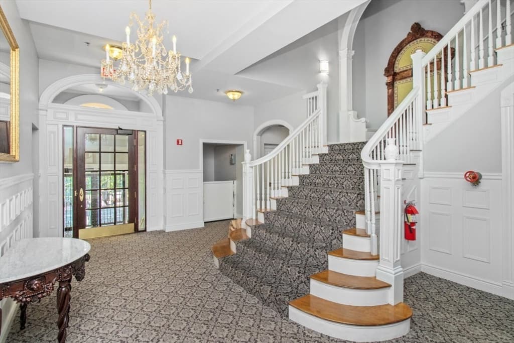 Condominium at 10 Charlesgate E # 302, Boston MA 02215, photo 2 of 27