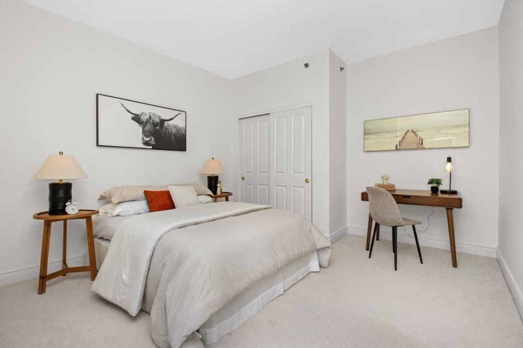 Condominium at 10 Charlesgate E # 302, Boston MA 02215, photo 16 of 27