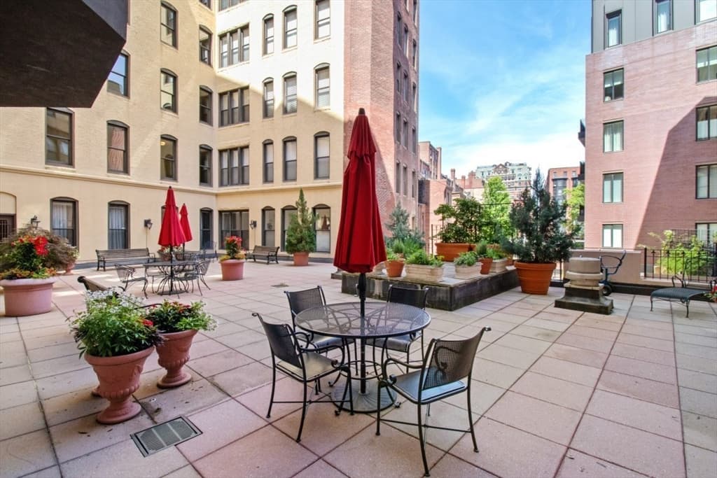 Condominium at 10 Charlesgate E # 302, Boston MA 02215, photo 22 of 27