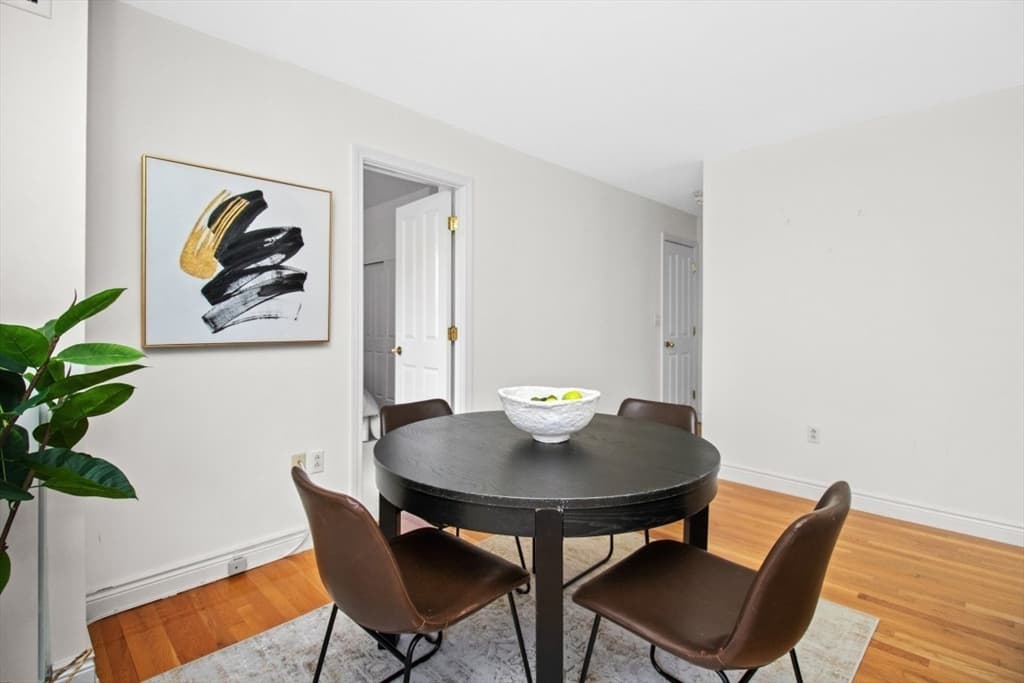 Condominium at 10 Charlesgate E # 302, Boston MA 02215, photo 11 of 27