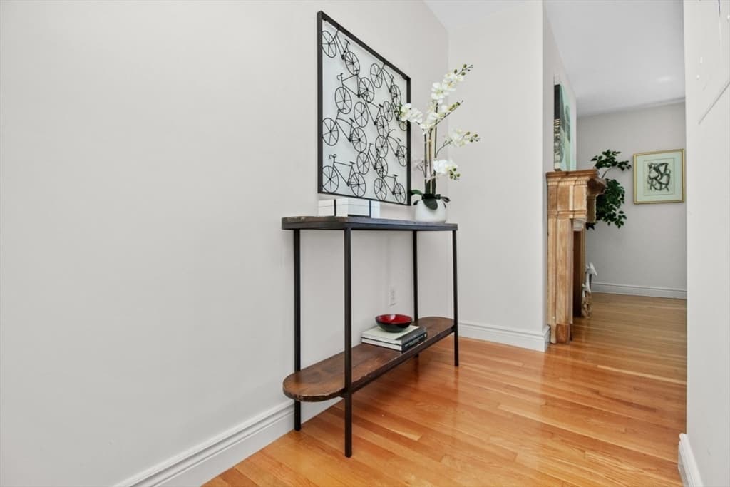 Condominium at 10 Charlesgate E # 302, Boston MA 02215, photo 4 of 27