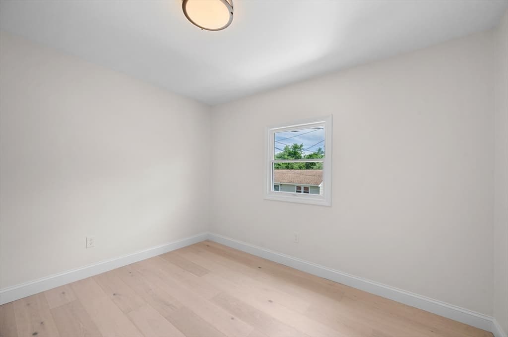 Single Family Residence at 29 Rockway Rd, Peabody MA 01960, Peabody, photo 7 of 20