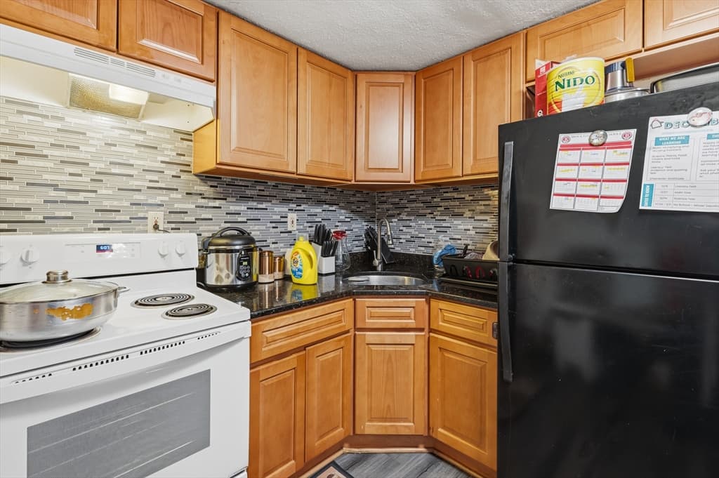 29 Auna Dr # 3, Brockton MA 02301 photo 2