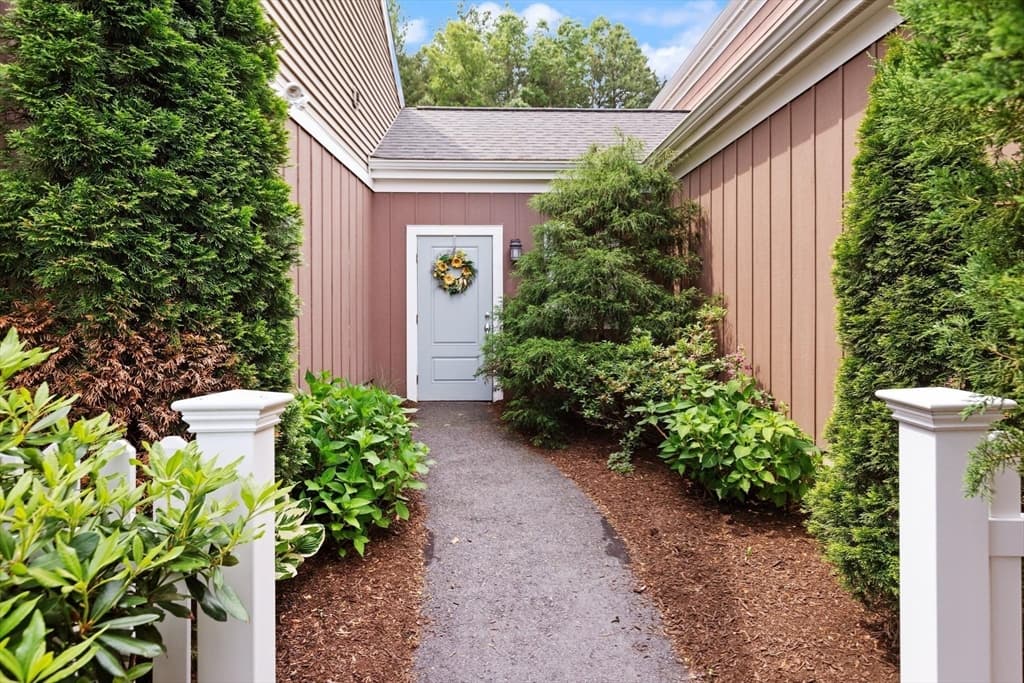 Condominium at 40 Tall Pine Dr # 2, Sudbury MA 01776, Sudbury, photo 6 of 40