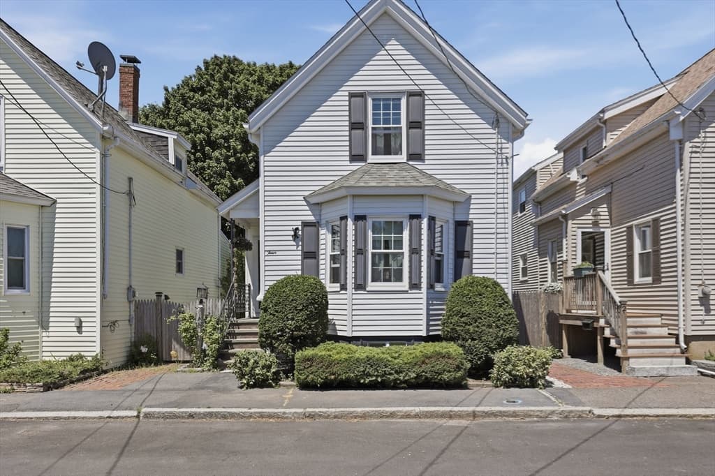 4 Waite St, Salem MA 01970 photo 3