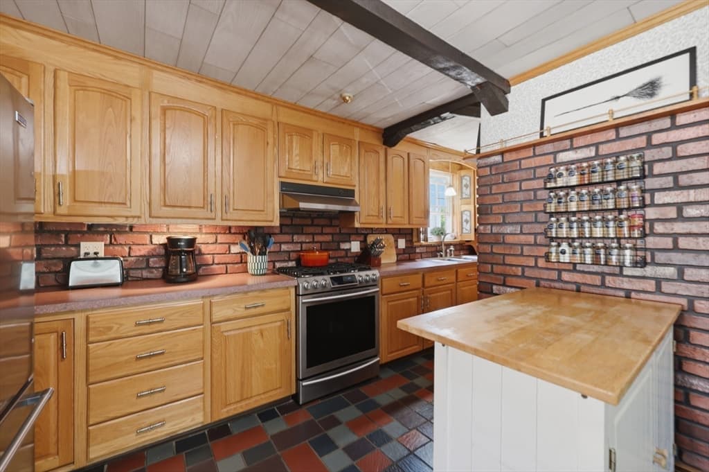 4 Waite St, Salem MA 01970 photo 11